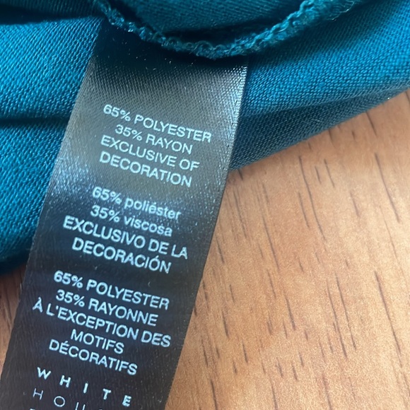 Green long sleeve shirt with gold buttons - Picture 4 of 4